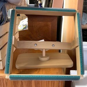 Rug hooking lap frame